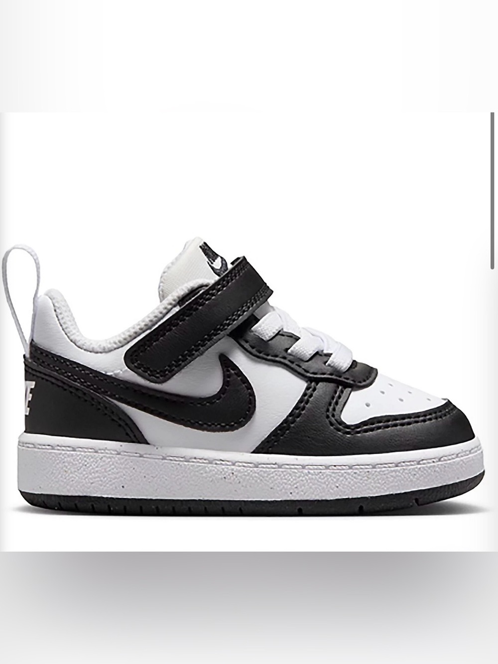 Nike Kids Low-Top Sneaker in Black and White